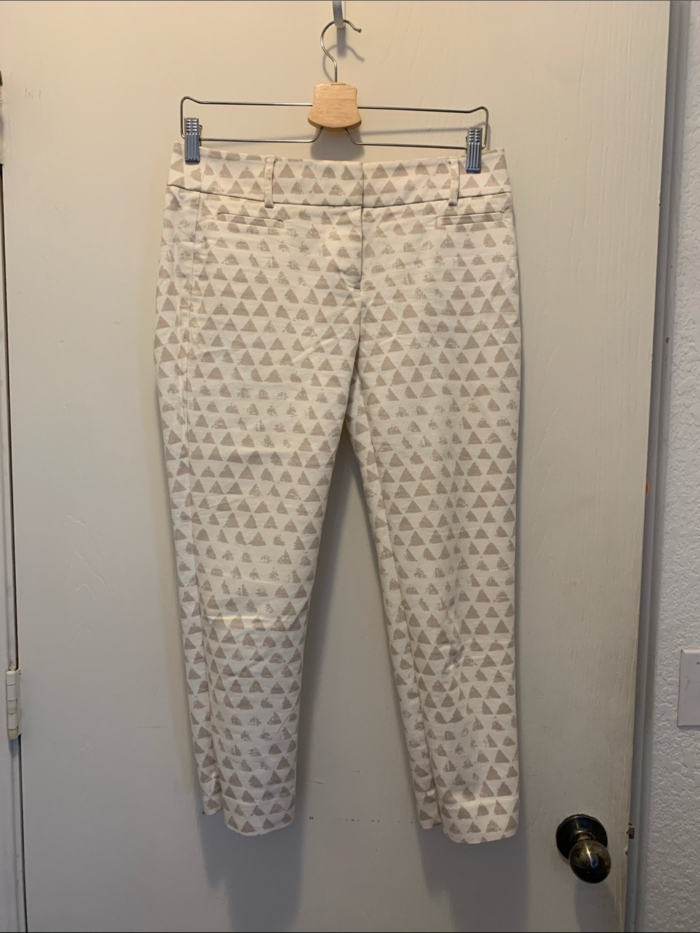 LOFT White Capri Pants with Taupe Triangle Print